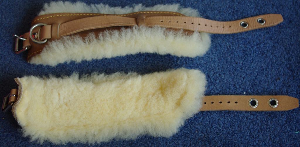 ../image/1561_heetkamp_cuffs_fur1.jpg